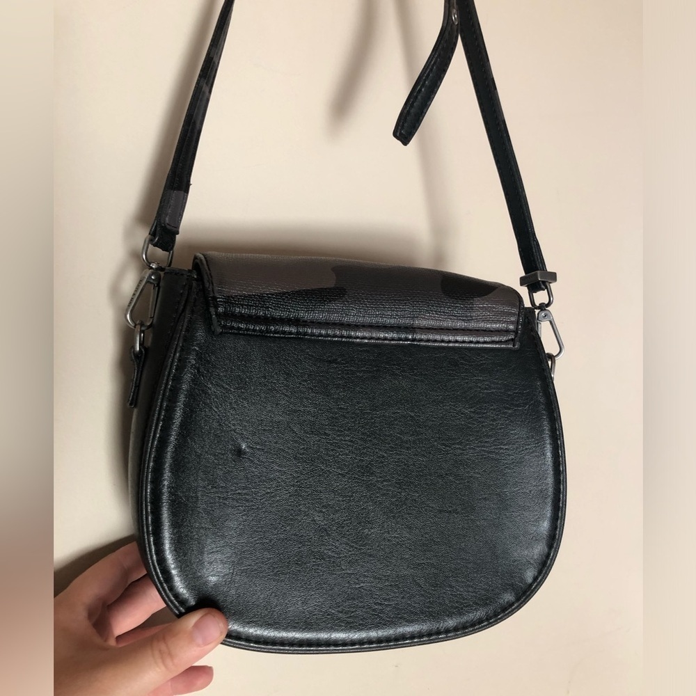 🔷 Matt & Nat | Like New Crossbody Purse - Picture 7 of 8
